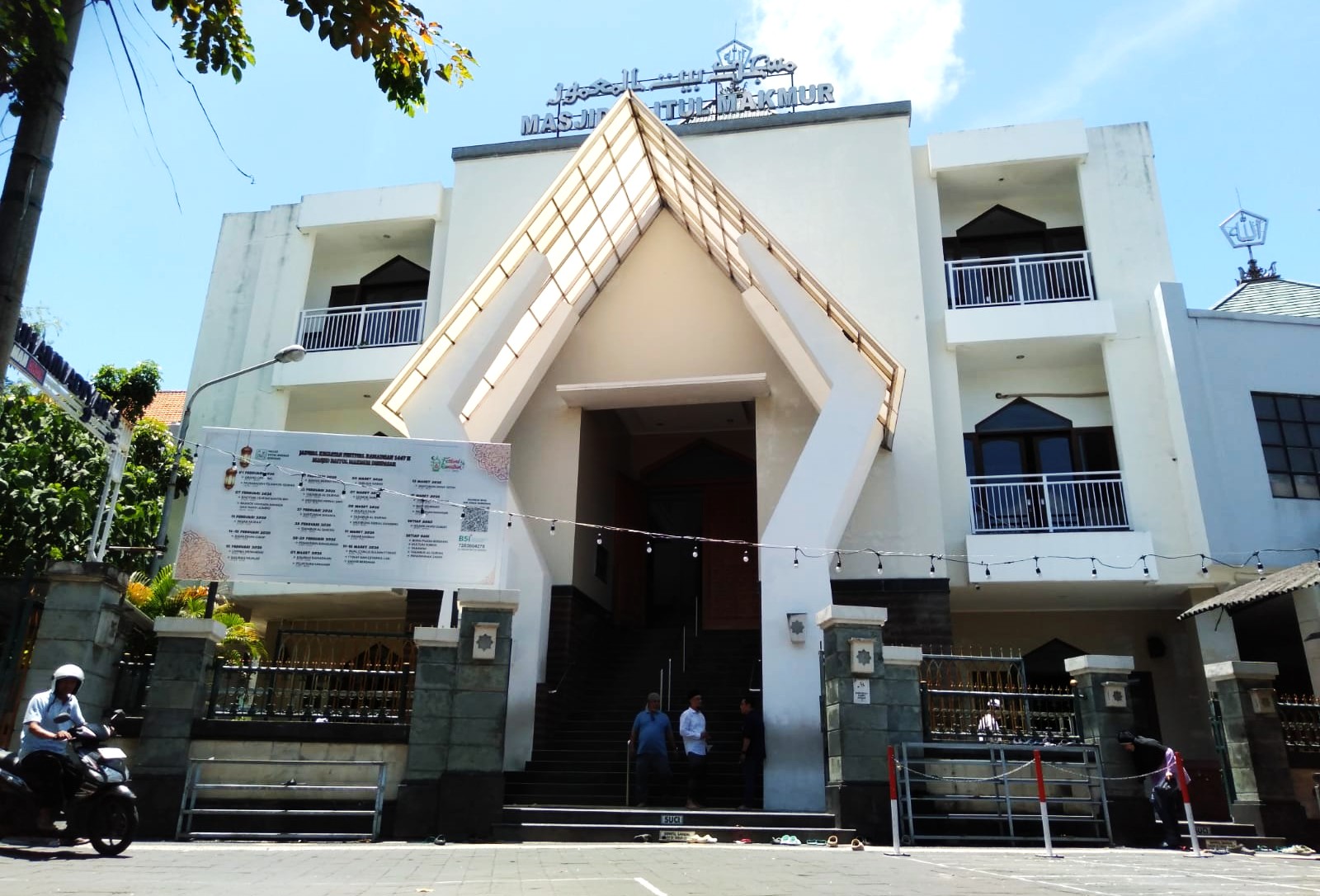 ilustrasi Masjid Baitul Makmur, Monang-Maning, Denpasar Barat. (hari puspita)