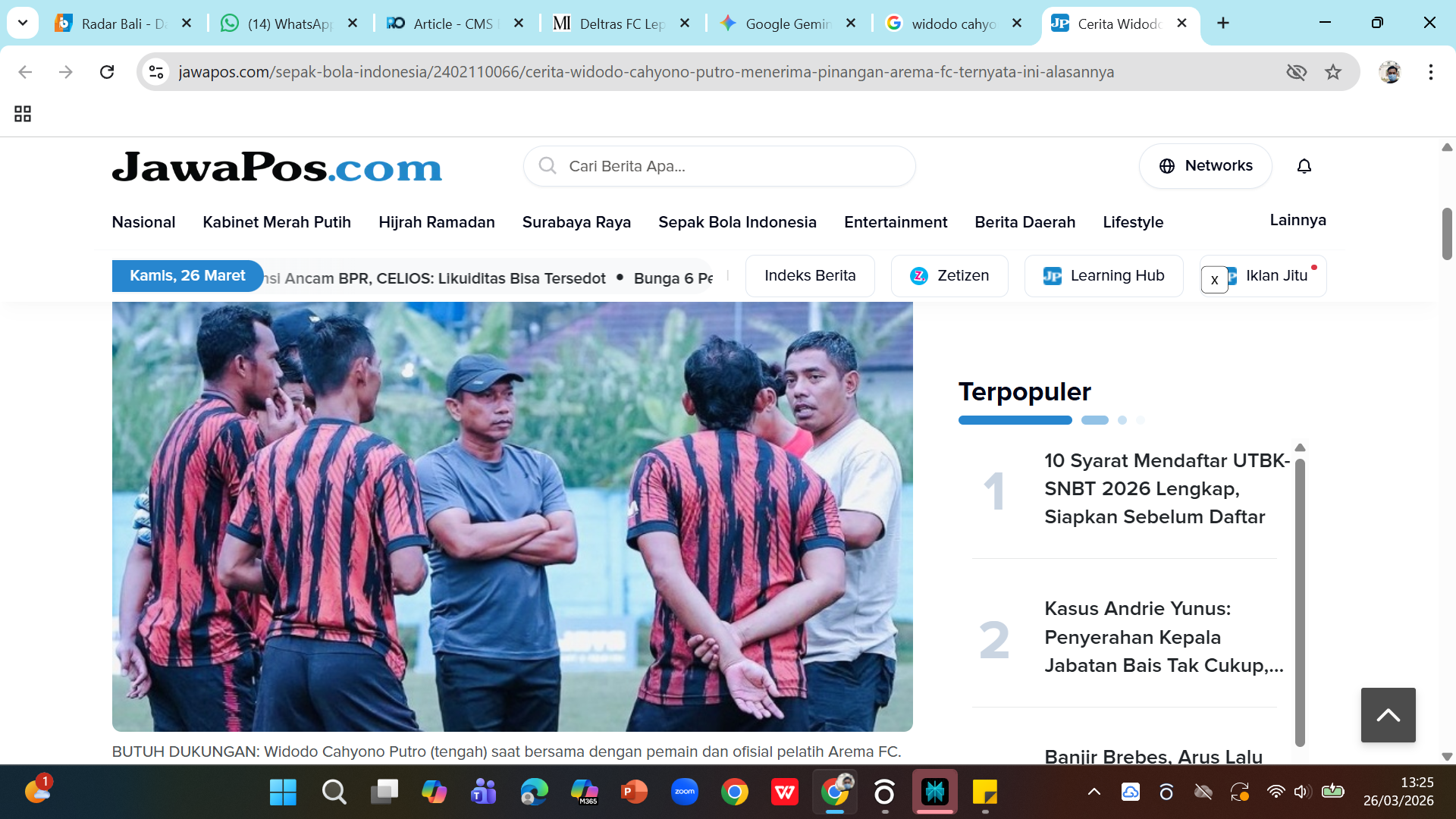 Coach Widodo Cahyono Putro saat melatih Arema.  