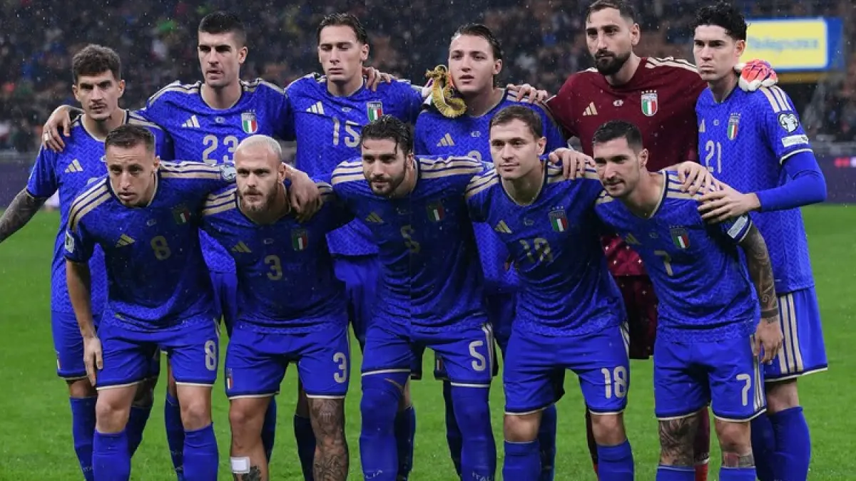 Italia menjaga asa lolos ke putaran final Piala Dunia AS-Meksiko dengan mengalahkan Irlandia Utara dalam babak play-off. Gli Azzuri akan memperebutkan satu tiket melawan Bosnia pada Selasa mendatang. 