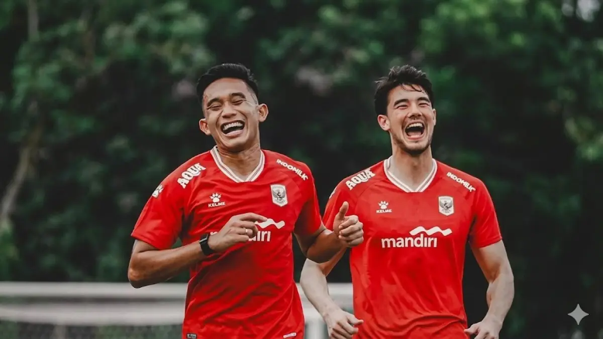 Rizky Ridho dan Elkan Baggott dalam latihan Timnas Indonesia jelang FIFA Series 2026 di Jakarta. John Herdman memanggil 23 pemain Timnas Indonesia untuk menghadapi Oman di FIFA Matchday 2026. 