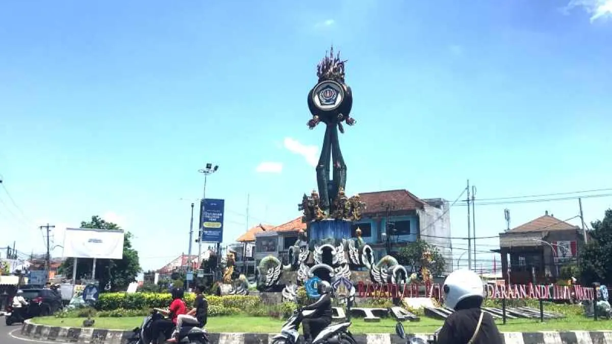 ilustrasi suasana Simpang Enam, Jalan Teuku Umar, Denpasar. (Miftahuddin/Radar Bali)