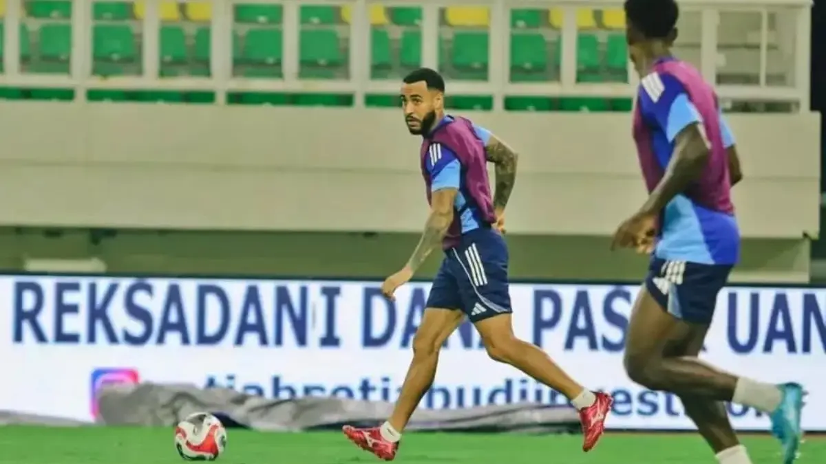 Pemain PSM Makassar melakukan latihan jelang bertemu Persis Solo. 