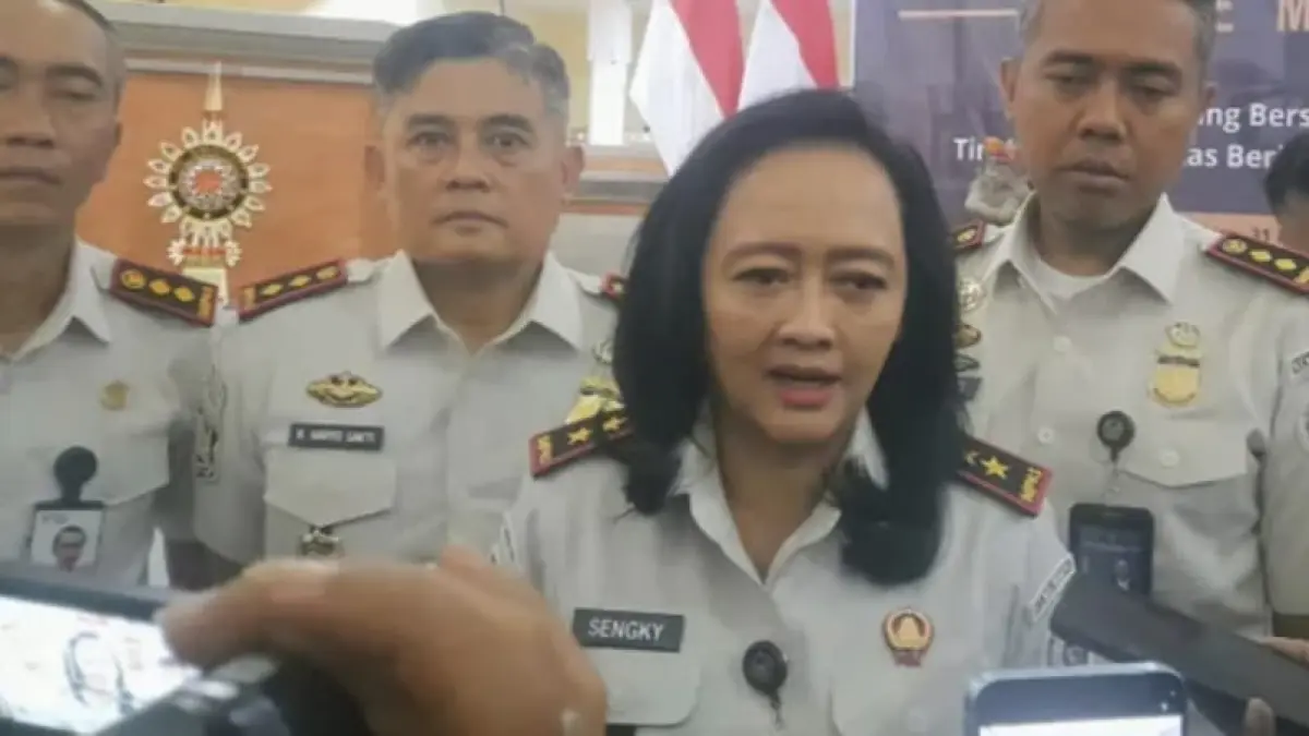 DAMPAK PERANG: Kepala Kanwil Imigrasi Bali, Felucia Sengky Ratna, didampingi jajaran memberikan keterangan kepada awak media di Denpasar, Selasa (31/3/2026) (andre sulla/radarbali.id)