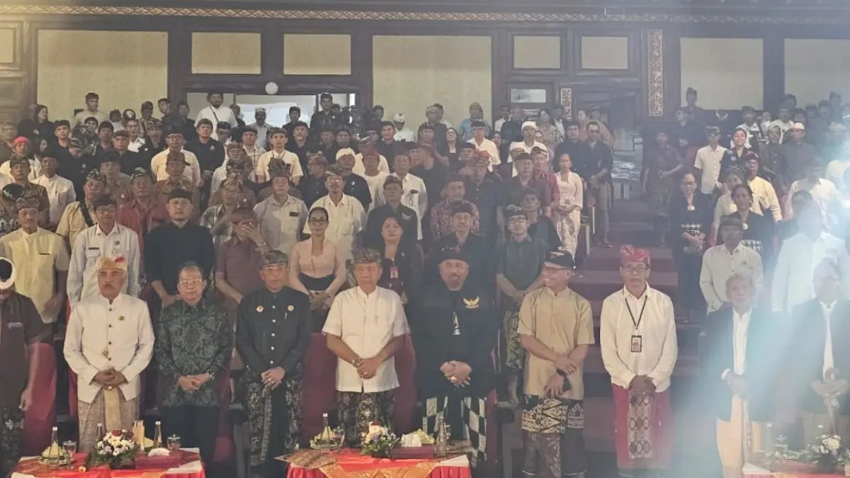 BENTENG BUDAYA: Seminar Nasional gelaran Dewan Pimpinan Daerah Forum Gerakan Adat Senusantara (DPD Forgas) Provinsi Bali di Gedung Ksirarnawa, Art Center, Denpasar, Jumat (3/4). (Novi Febriani/Radar Bali)