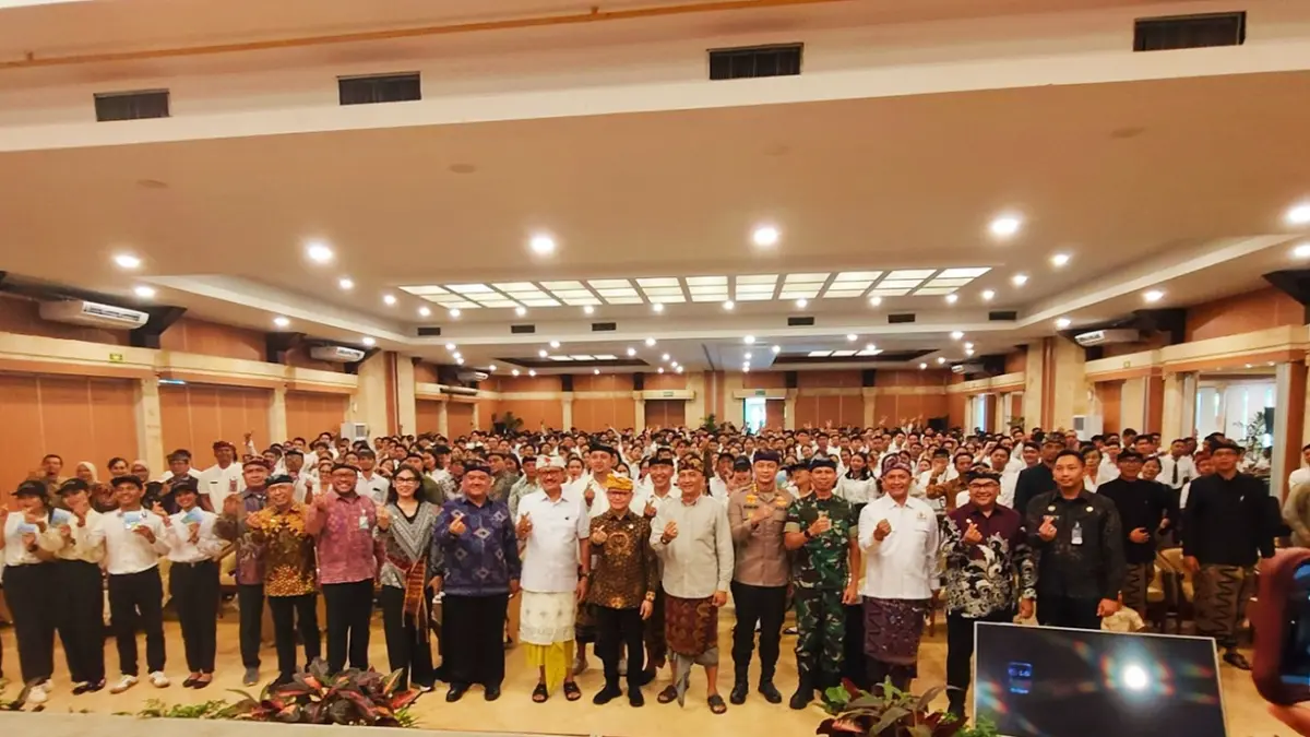 Pelepasan ribuan PMI disaksikan langsung Menteri Pelindungan Pekerja Migran Indonesia (P2MI) Mukhtarudin di Hotel Prama, Sanur, Denpasar Selatan Kamis (2/4/2026).