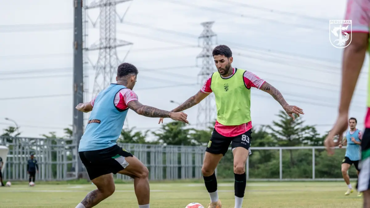 Bruno Paraiba berpeluang debut di Gelora Bung Tomo saat meladeni Persita. Pemain asal Brasil ini baru membela Bajol Ijo di pertandingan melawan PSIM dan Borneo dengan torehan satu gol.   