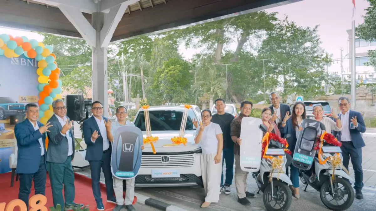 Caption foto:

Suasana penyerahan hadiah kepada pemenang Rejeki Wondr BNI di BNI Cabang Renon pada Senin (6/4/2026).