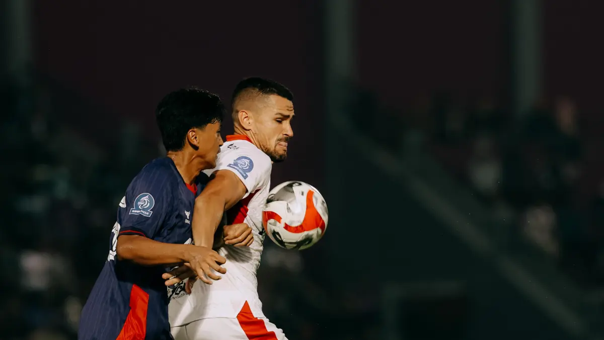 Striker Bali UNited Boris Kopitovic dituntut mencetak gol cepat saat melawan PSBS Biak untuk mampu mengendalikan laga sejak awal pertandingan. (Tim Media Bali United)  