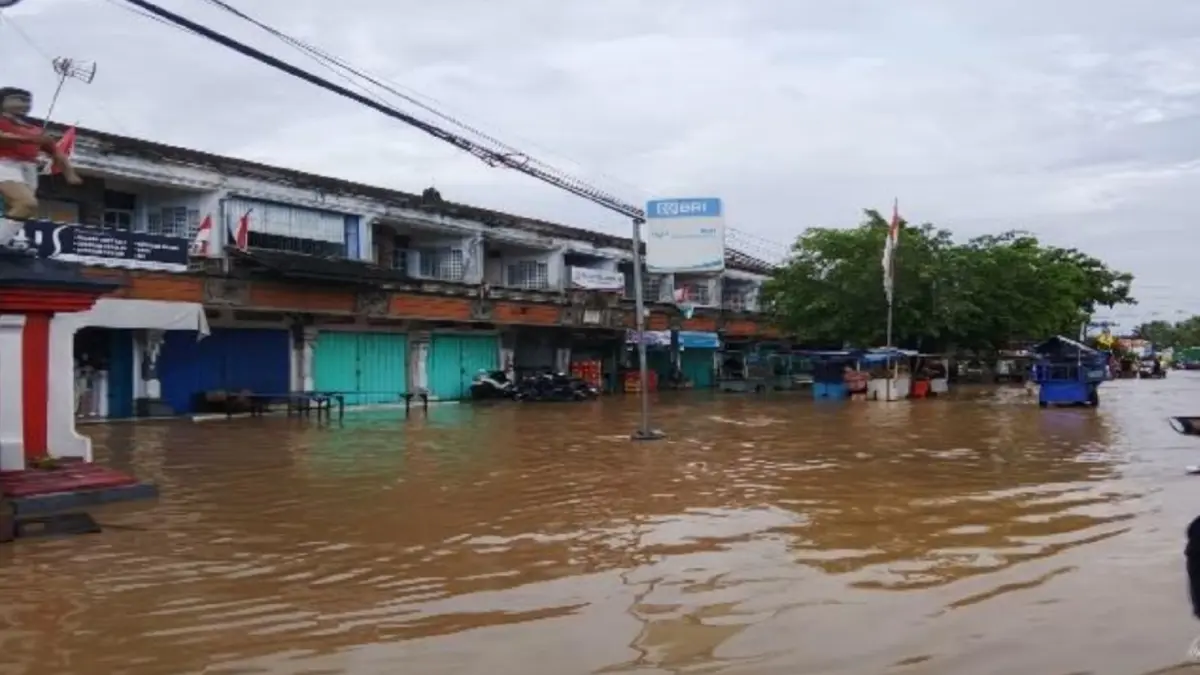 TERENDAM BANJIR : Kondisi banjir yang terjadi di wilayah Kelurahan Tegalcangkring, Kecamatan Mendoyo. (BPBD Jembrana)
