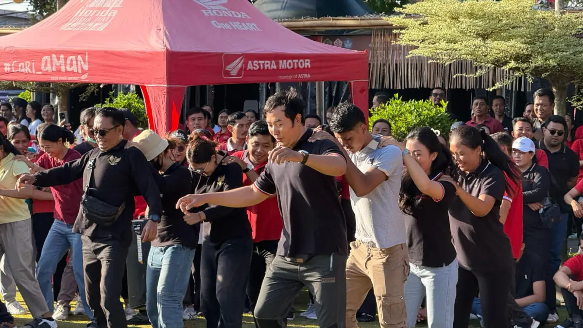 SEMARAK: Pegawai di lingkungan OPD Pemkab Gianyar mengikuti lomba di Alun-alun (7/4/2026). (Kominfo Gianyar)