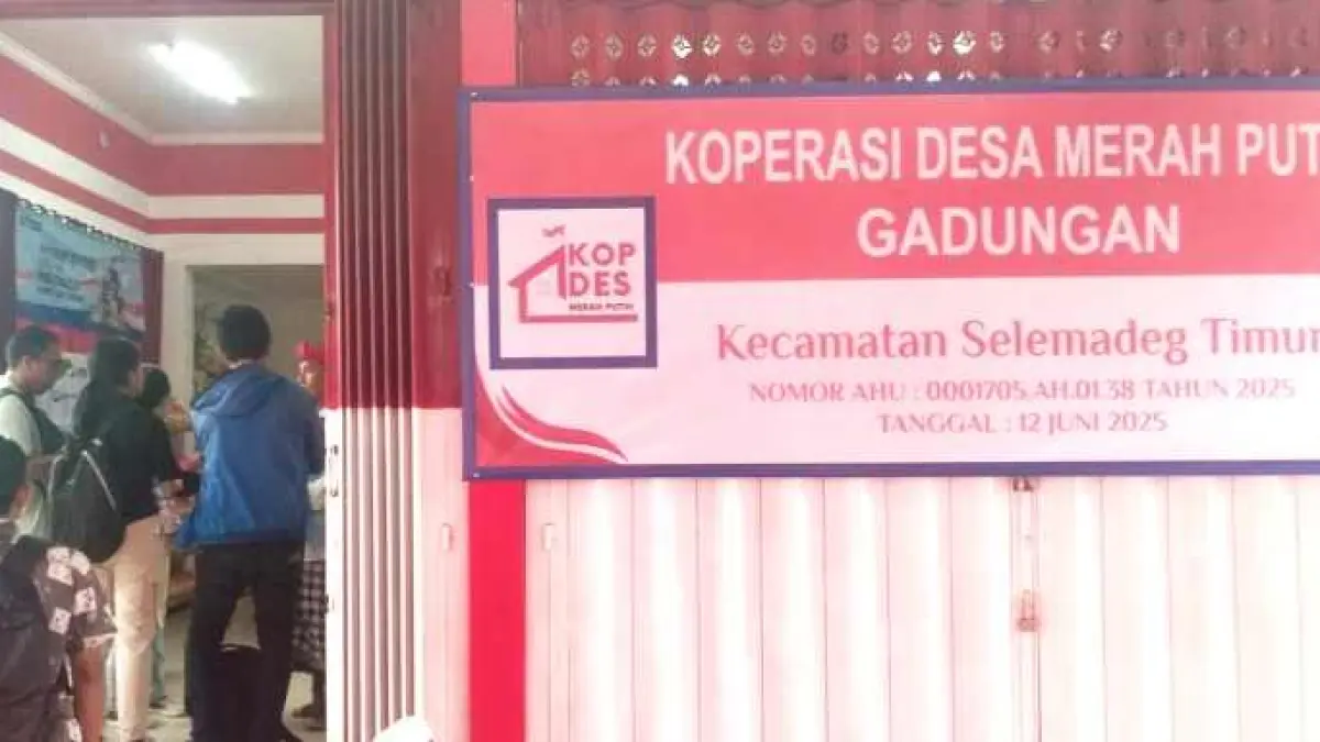 CUMA PINJAM PAKAI : Gerai Koperasi Desa Merah Putih (KDMP) Desa Gadungan, Kecamatan Selemadeg Timur, Tabanan yang telah beroperasi, namun gedung status pinjam pakai milik BUMDes Desa.(juliadi/radar bali)&nbsp;