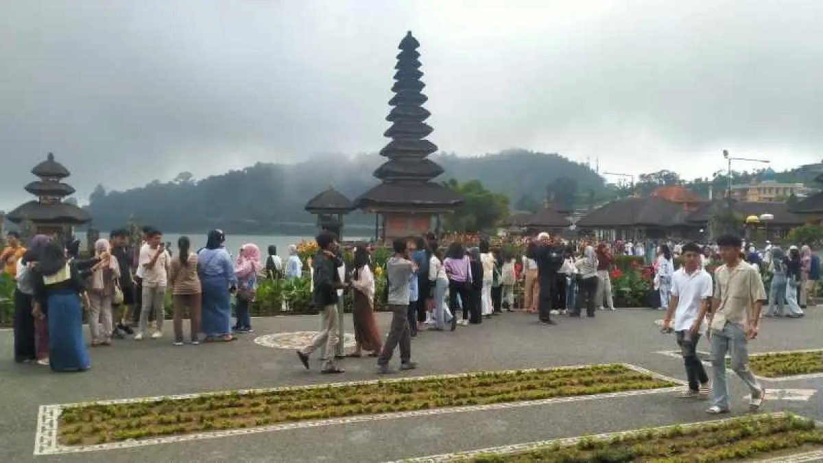 ilustrasi cuaca Ulun Danu Beratan berawan beberapa waktu lalu. (juliadi/radar bali)