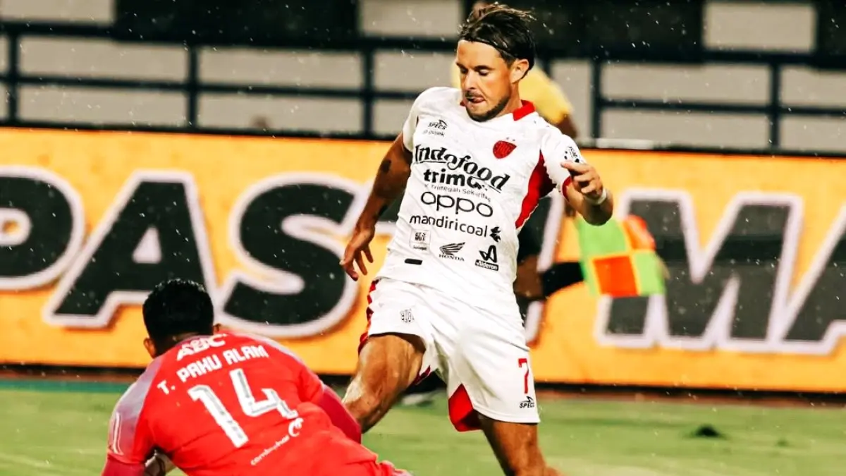 KALAH TIPIS : Skor 3-2 untuk Persib Bandung di laga yang berlangsung di Stadion Gelora Bandung Lautan Api (GBLA). (foto: IG Bali United)