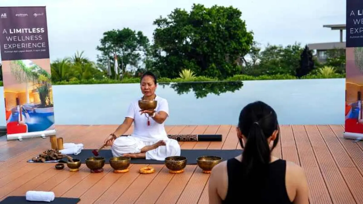 SEHAT DAN BUGAR : Relaksasi Pullman Bali Legian Beach, di tepian Pantai. (ist)