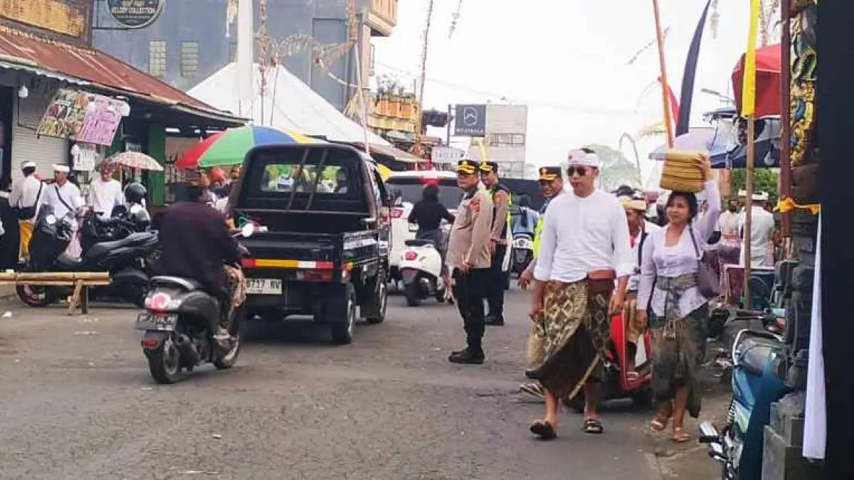 JAGA KELANGSUNGAN PERSEMBAHYANGAN: Polres Bangli melakukan pengamanan secara maksimal berkaitan berakhirnya rangkaian Pujawali (penyineban) Ngusaba Purnama Kedasa di Pura Ulun Danu Batur. (Foto: Humas Polres Bangli)