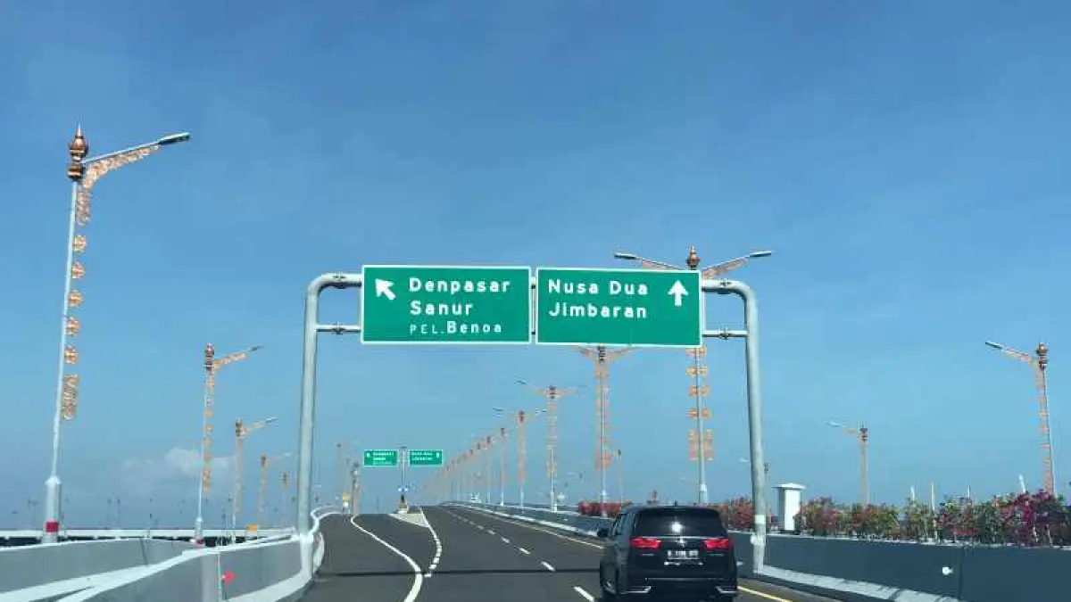 ilustrasi Jalan Tol Bali Mandara yang cerah, beberapa waktu lalu . (foto: Miftahuddin/radar bali)