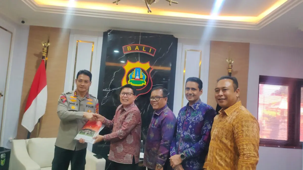 JAGA BALI: Kapolda Bali dan Pansus Tata Ruang, Aset, dan Perizinan (TRAP) DPRD Bali, &nbsp;di Polda Bali, Denpasar, Selasa (14/4).