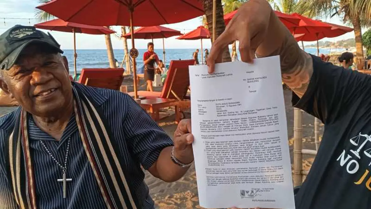 MEMANAS LAGI : Surat pencabutan permohonan perdamaian dan pembatalan RJ, kasus yang menyeret Perbekel Desa Sudaji, I Made Ngurah Fajar Kurniawan dengan Putu Agus Suriawan.(francelino junior)