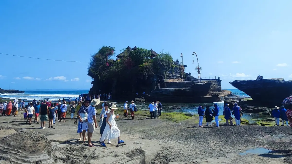Ilustrasi objek wisata ikon Tabanan, Tanah Lot. (foto: juliadi/radar bali)