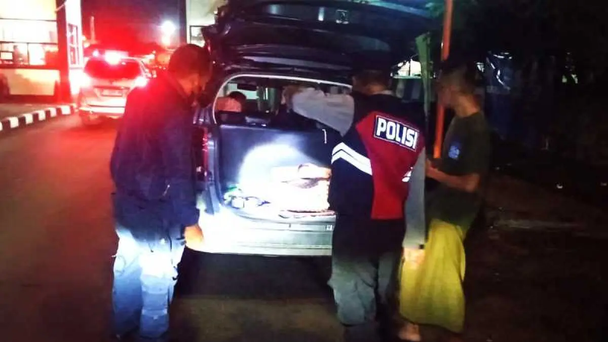 DIPERIKSA : Pemeriksaan di Pos 1 Pelabuhan Gilimanuk, Jembrana. (foto:Polsek Gilimanuk)