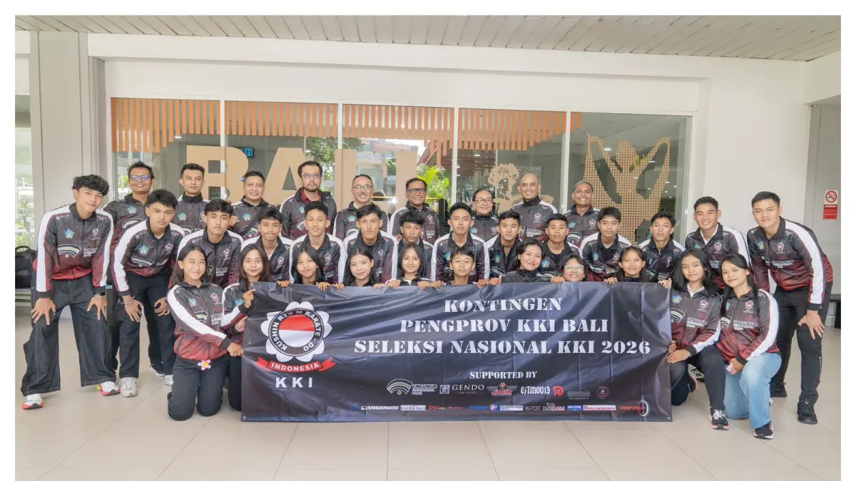 Ketua Umum Pengprov KKI Bali I Wayan ‘Gendo’ Suardana (4 dari kiri belakang) bersama tim KKI Bali yang akan mengikuti Seleknas (16/4/2026)