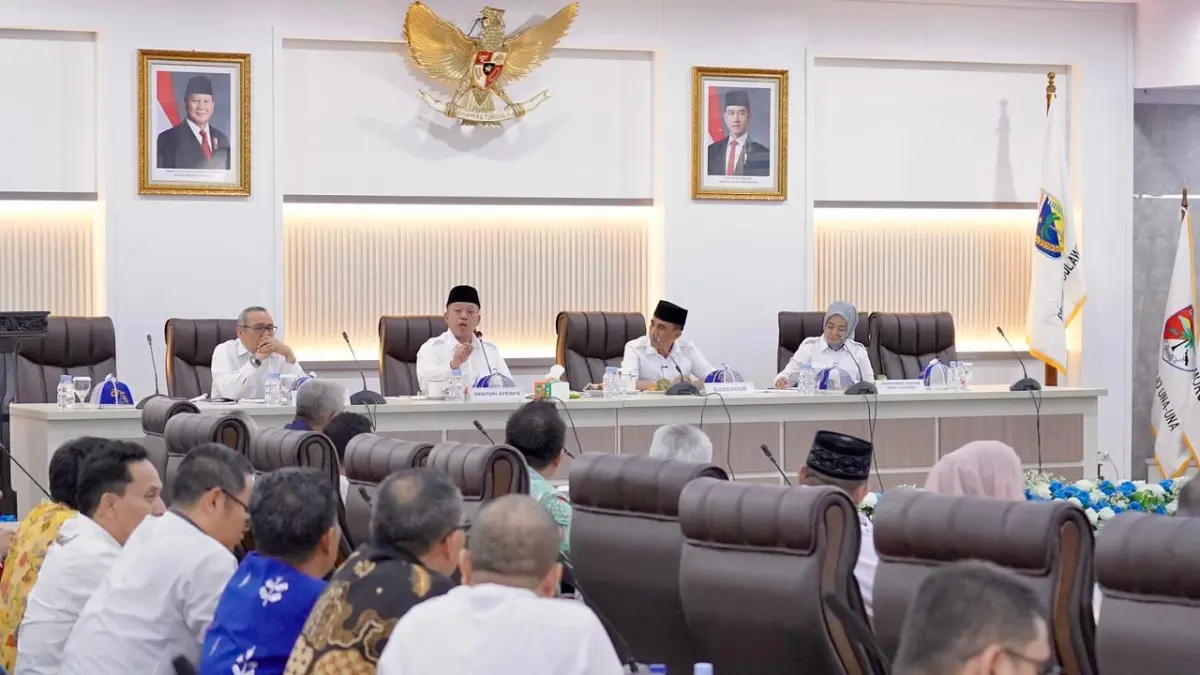 Menteri ATR/Kepala BPN Nusron Wahid saar Rakor bersama pemerintah daerah se-Sulawesi Tengah di Palu, Sulawesi Tengah, Rabu (01/04/2026).