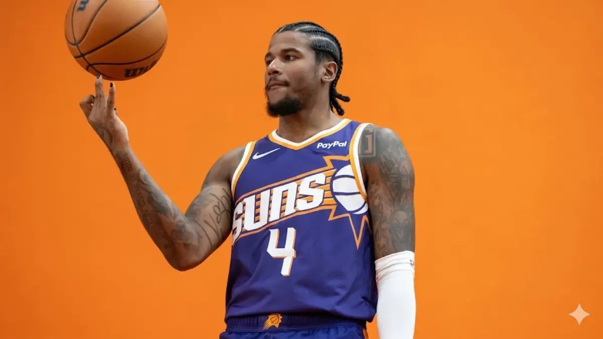 Bintang Phoenix Suns, Jalen Green, menunjukkan performa dominan saat timnya mengalahkan Golden State Warriors. Kemenangan ini memastikan Suns meraih tiket terakhir menuju babak Playoff NBA 2026 sebagai unggulan kedelapan di Wilayah Barat. (clutchpoints.com) 