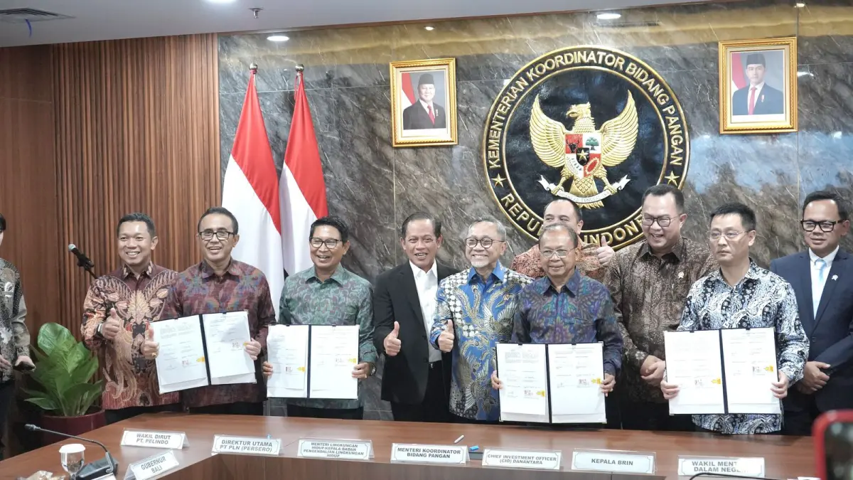 Menko Pangan Zulkifli Hasan Penandatanganan PKS PSEL Tahap I antara Wal Kota Denpasar, I Gusti Ngurah Jaya Negara bersama Gubernur Bali Wayan Koster bersama Bupati Badung, I Wayan Adi Arnawa.
