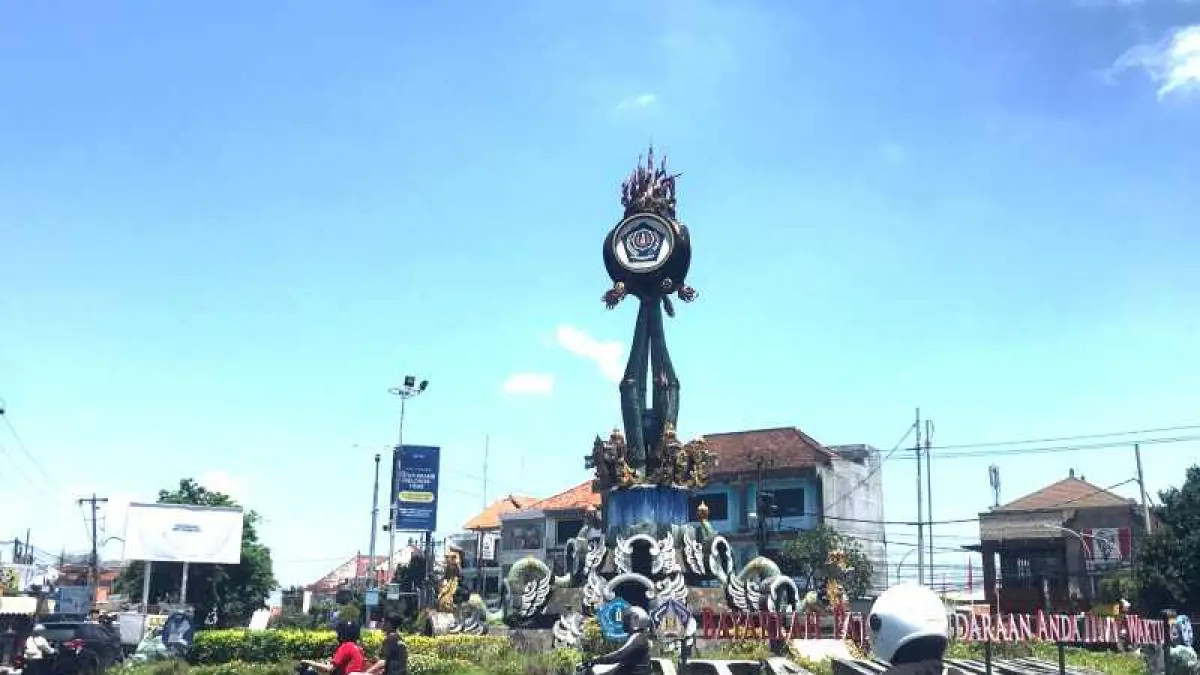 Ilustrasi cuaca di kawasan Simpang Enam,  Jalan Teuku Umar, Denpasar, beberapa waktu lalu. (Miftahuddin/Radar Bali)