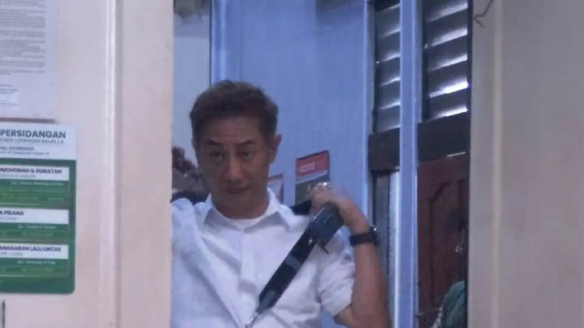 BELUM DIEKSEKUSI: Budiman Tiang saat menjalani sidang di PN Denpasar beberapa waktu lalu.