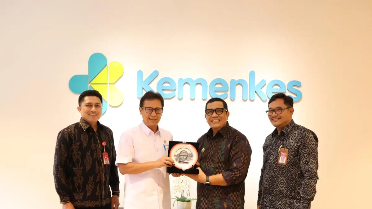Pertemuan tatap muka Bupati Tabanan I Komang Gede Sanjaya dengan Menteri Kesehatan RI Budi Gunadi Sadikin di Gedung Adhyatma, Jakarta. (Prokopim Tabanan for Radar Bali)