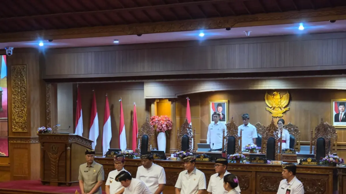 Rapat Paripurna DPRD Badung yang digelar pada Kamis (23/4/2026). (Marsellus Pampur/Radar Bali)