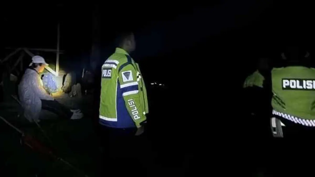 DICARI : Aparat kepolisian Polsek Selemadeg, Tabanan yang melakukan pencarian terhadap korban lansia Made Didia.&nbsp;(ist)