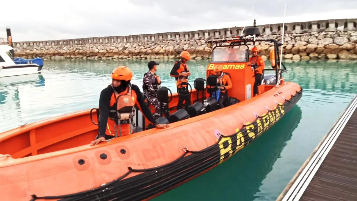 TERUS DICARI : Tim SAR gabungan masih terus mencari korban. (Foto: Humas Polsek Nusa Penida dan Basarnas Bali)