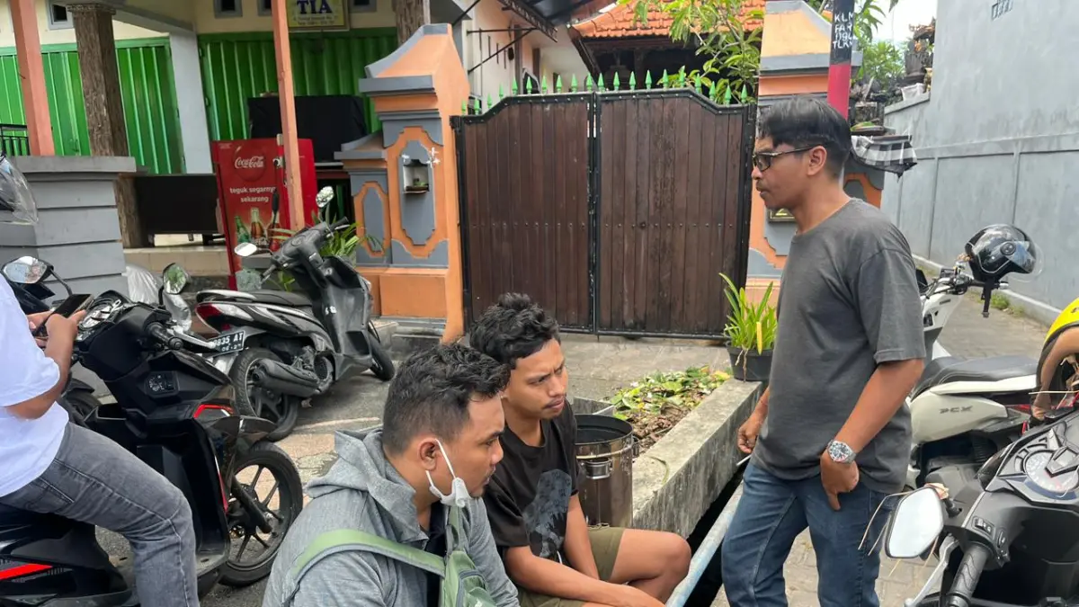 MENEGANGKAN: Jalan Tunjung Biru, Lingkungan Taruna Bineka, Desa Pemogan, Denpasar Selatan, yang gaduh hingga rusak mobil dan melukai warga  Minggu (26/4/2026) dini hari. 