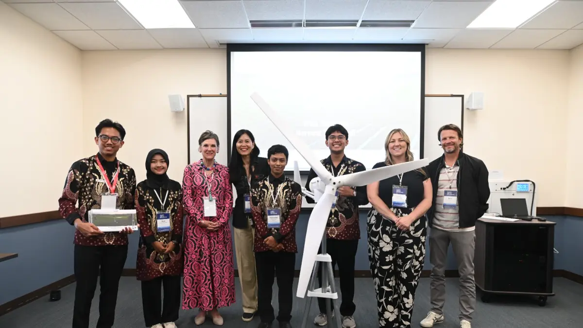 Tim TERANGIN saat tampil di ajang Fowler Global Social Innovation Challenge 2026. Terangin berhasil finish di posisi 4 besar pada ajang yang digelar oleh University of San Diego, USA tersebut pada 1-2 Mei 2026 lalu.