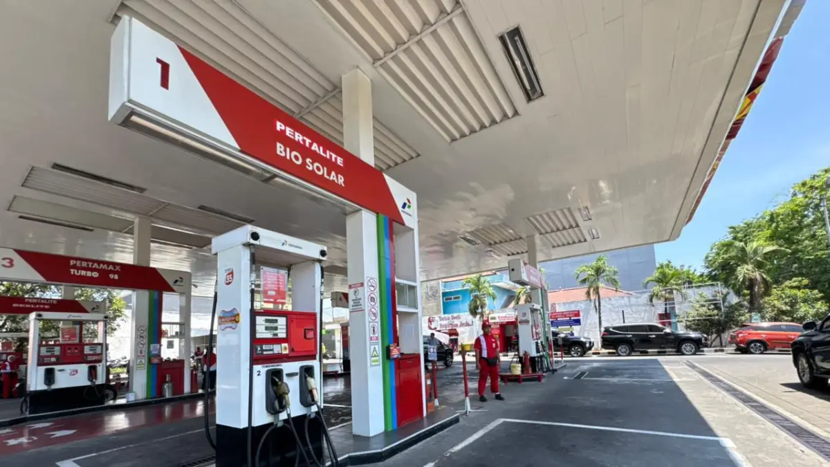 Pertamina Patra Niaga menaikkan harga BBM oktan tinggi Pertamax Turbo dan menurunkan harga dua varian diesel. 
