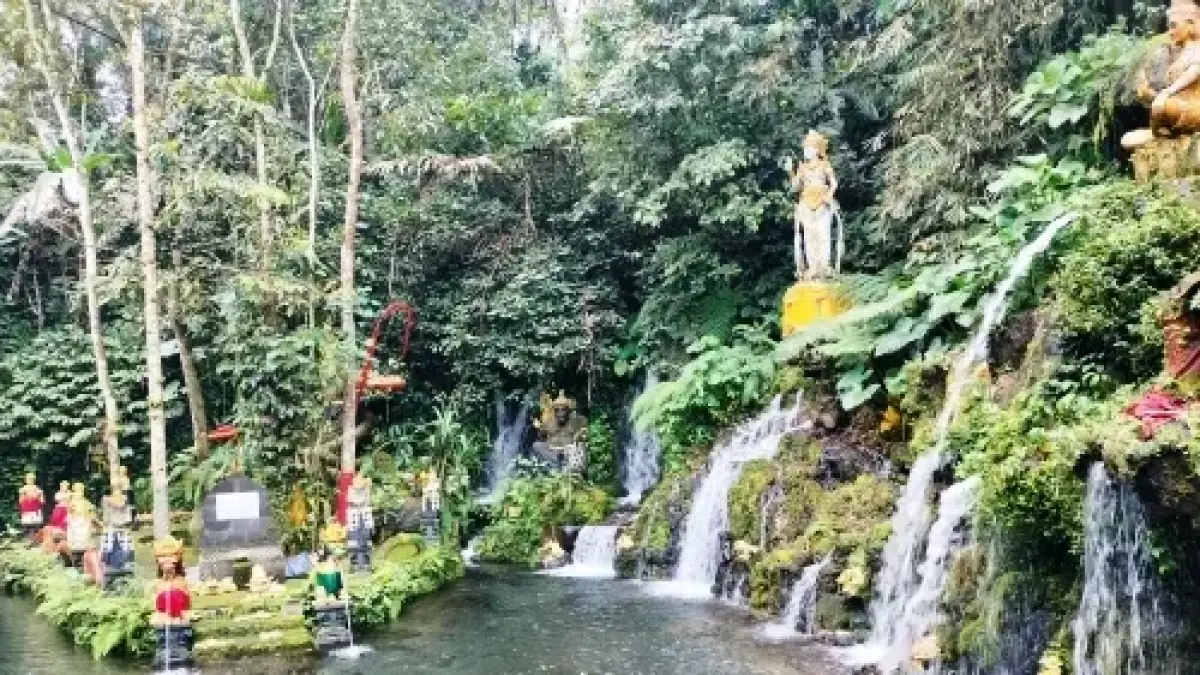 Pura Kahyangan Kedatuan Raksa Sidhi.