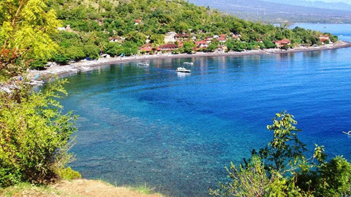 Pantai Amed, Karangasem (balitripon.com)