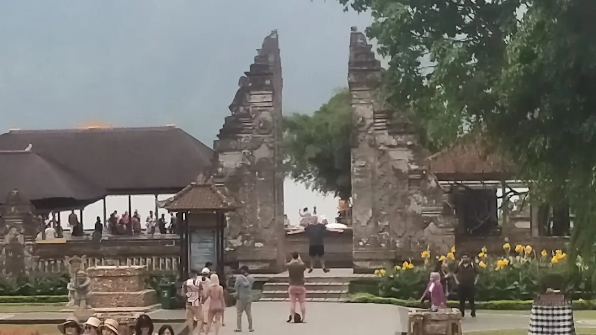 ilustrasi cuaca berawan di kawasan Danau Beratan Tabanan, beberapa waktu lalu.(juliadi/radar bali)