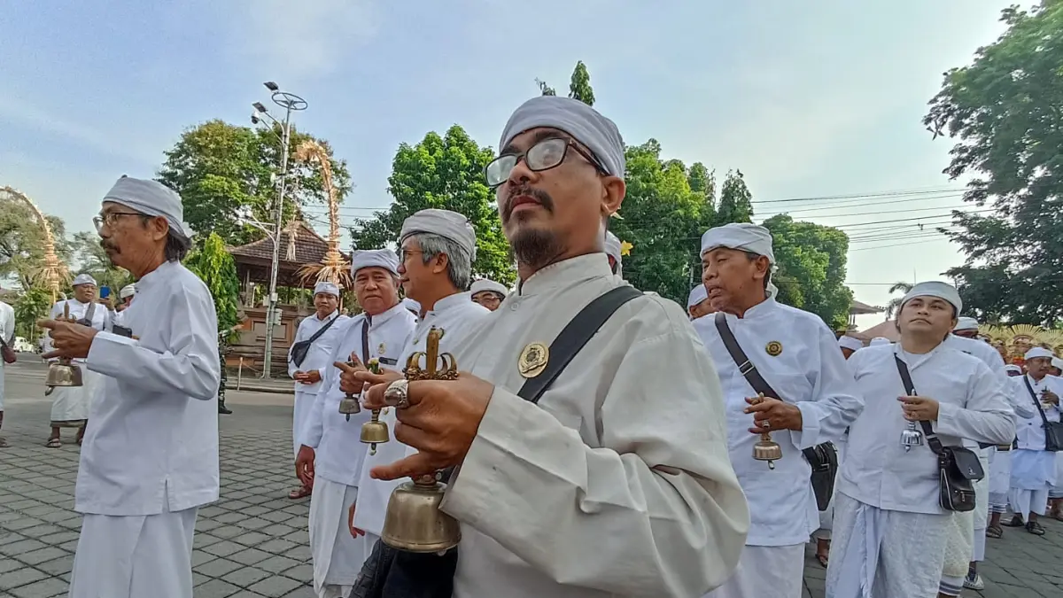 ilustrasi prosesi menjelang pengabenan di Denpasar, beberapa waktu lalu. (adrian suwanto/radar bali)