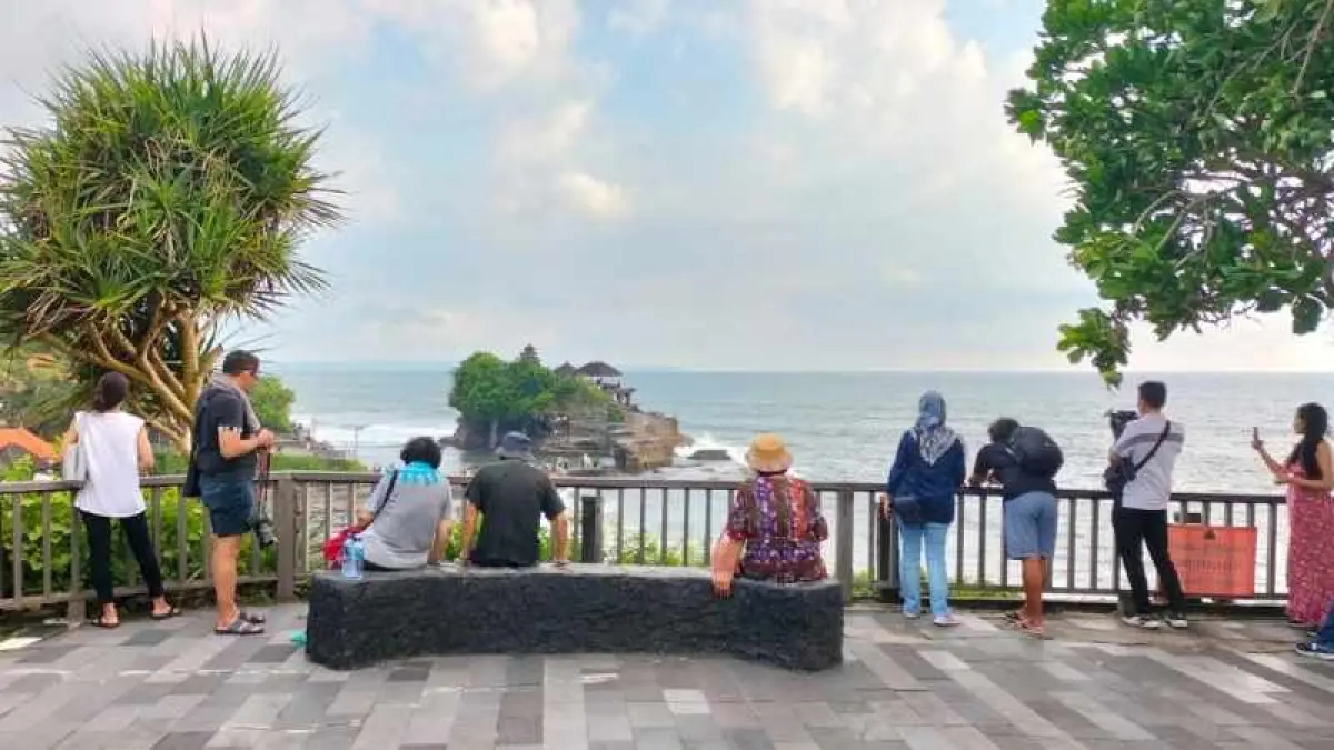 ilustrasi kawasan Tanah Lot, Tabanan, cerah, berawan. (foto:juliadi/radar bali)