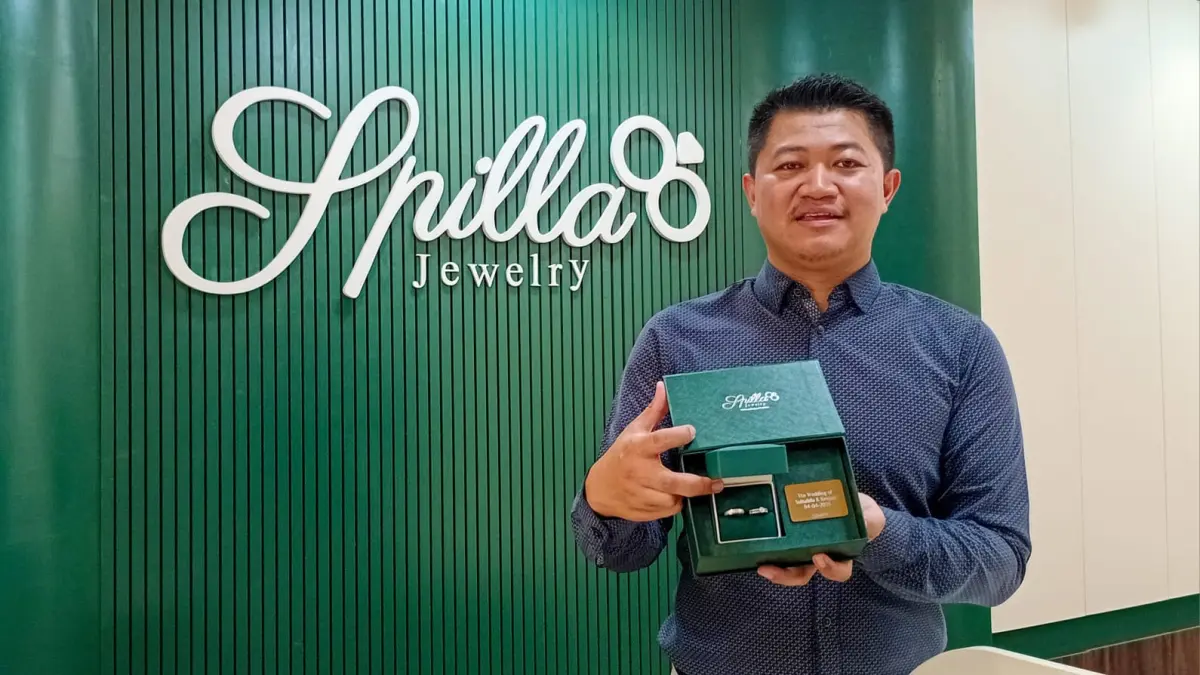 CABANG KE-28: Aria Fiadzima selaku CEO Spilla Jewelry Membuka Cabang Terbaru di Trans Studio Mall Bali F1-11A, Jl. Imam Bonjol No. 440, Denpasar. (Titis Arty/Radar Bali)