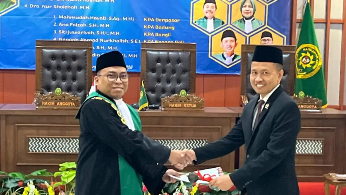 TUGAS BARU: Arief Rahman (kiri) didapuk sebagai Ketua Pengadilan Agama Karangasem, Senin (18/5/2026).