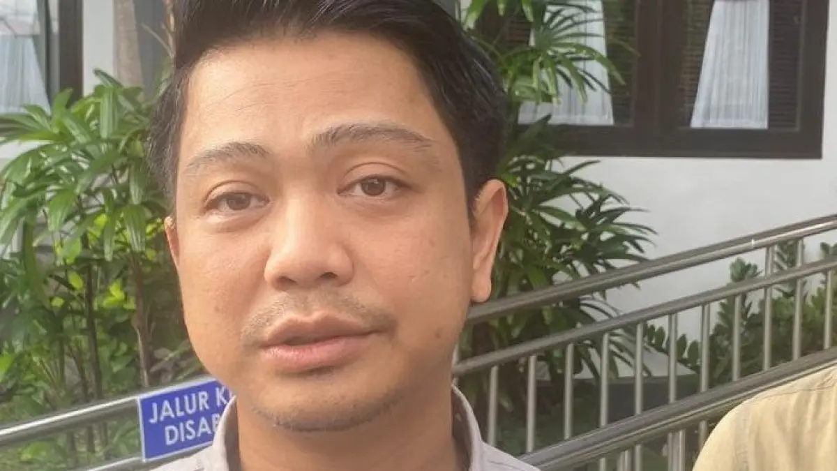 BEBERKAN PEMERIKSAAN : Kasi Intel Kejari Karangasem, Ferdy Arya Nulhakim (kiri). (zulfika Rahman/radar bali)