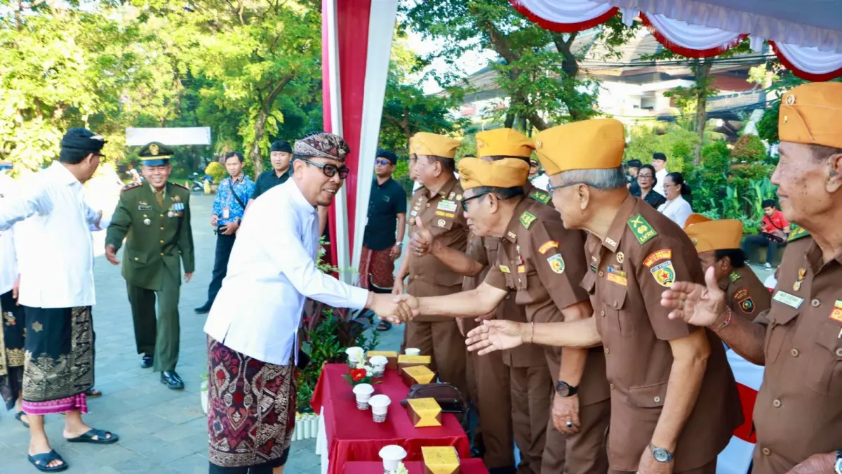 Wakil Wali Kota Denpasar, I Kadek Agus Arya Wibawa saat menghadiri dan memimpin Apel Peringatan ke-118 Harkitnas Tahun 2026 di Lapangan Lumintang Denpasar pada Rabu (20/5).&nbsp;