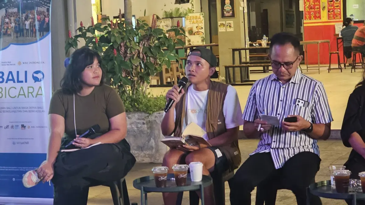 GAYA HIDUP: Dialog publik dengan tajuk Bali Bicara Sepeda dan Ragam Gerakan Sosial Dibaliknya, di Graha Yowana Suci, Jalan Hasanuddin, Sabtu (23/5) malam. (NI KADEK NOVI FEBRIANI/radarbali.id)