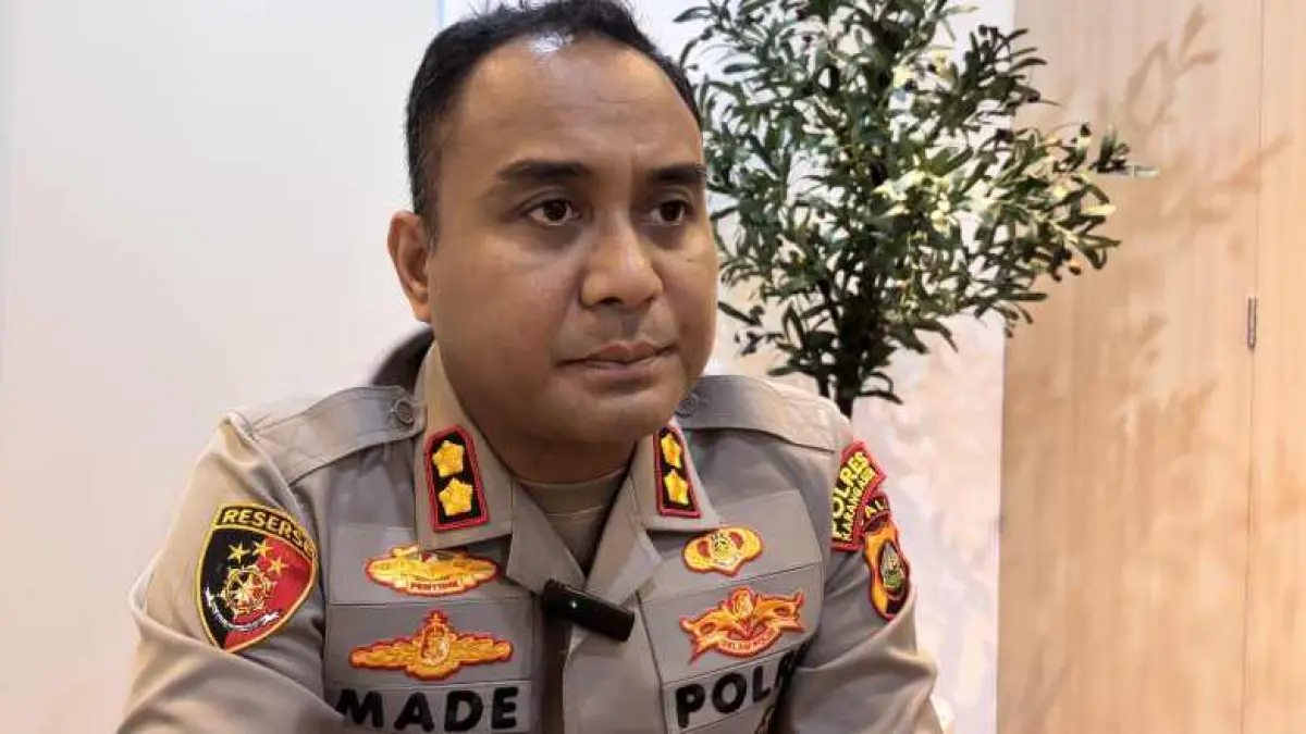 BEBERKAN ULAH ISENG &nbsp;ABG: Kapolres Karangasem, AKBP I Made Santika. (foto: zulfika Rahman)