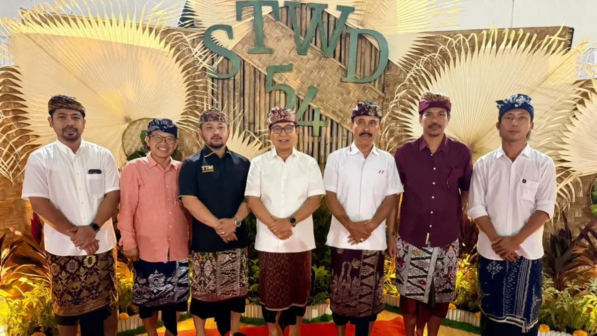 Bupati Wayan Adi Arnawa hadiri HUT. Ke-54 ST. Widya Dharma Banjar Tengah, Pecatu di Wantilan Murdha Ulangun, Desa Adat Pecatu, Kuta Selatan, Rabu (20/5).