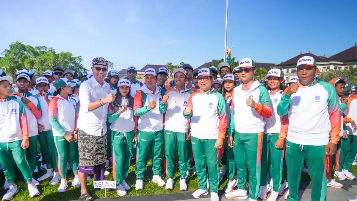 Kontingen Badung sebanyak 1.707 orang yang terdiri dari atlet, pelatih, official, dan pendamping resmi dilepas di Lapangan Puspem Badung, Jumat (29/5/2026), oleh Bupati Badung I Wayan Adi Arnawa.